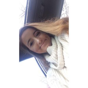 Meet your Posher, Kayla